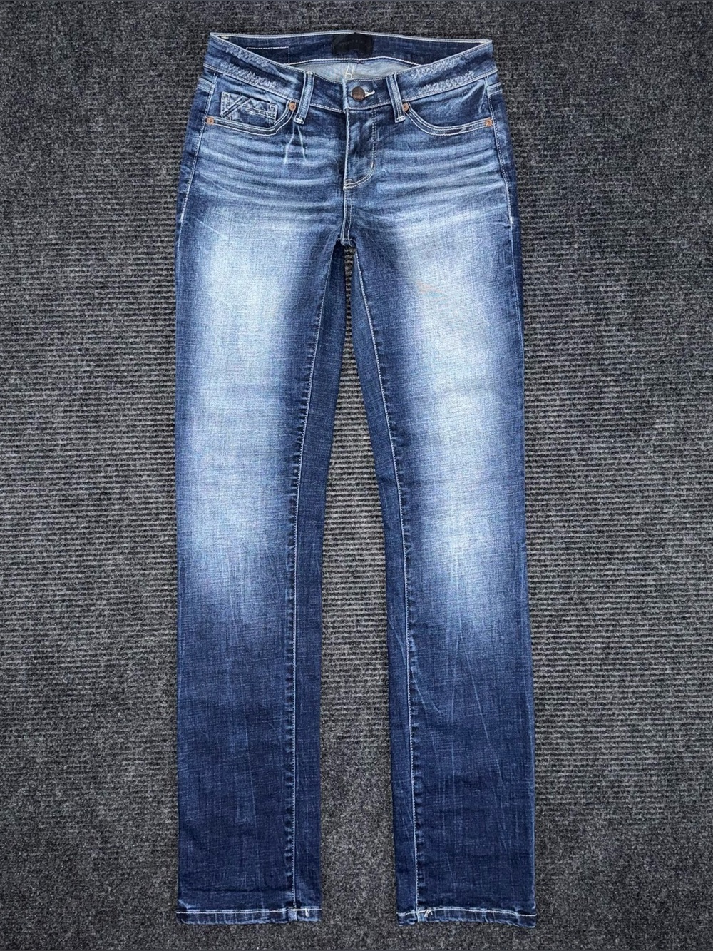 Buckle Black NWOT Fit No 53 Straight Leg Stretch Mid Rise Jeans Sz 25x33 BBW4507